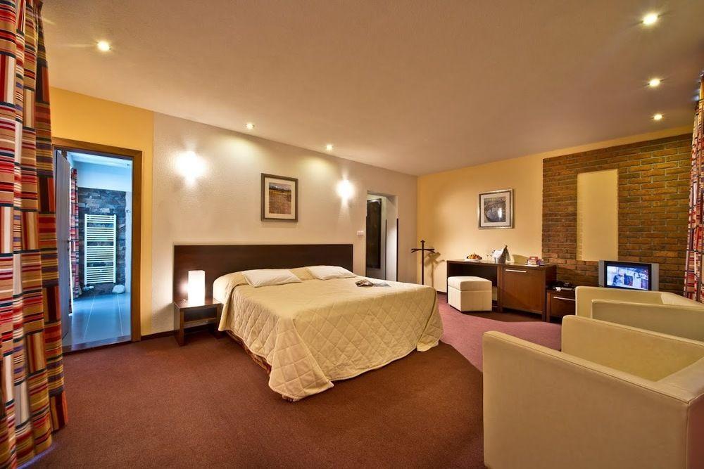 Hills Szálloda 4*